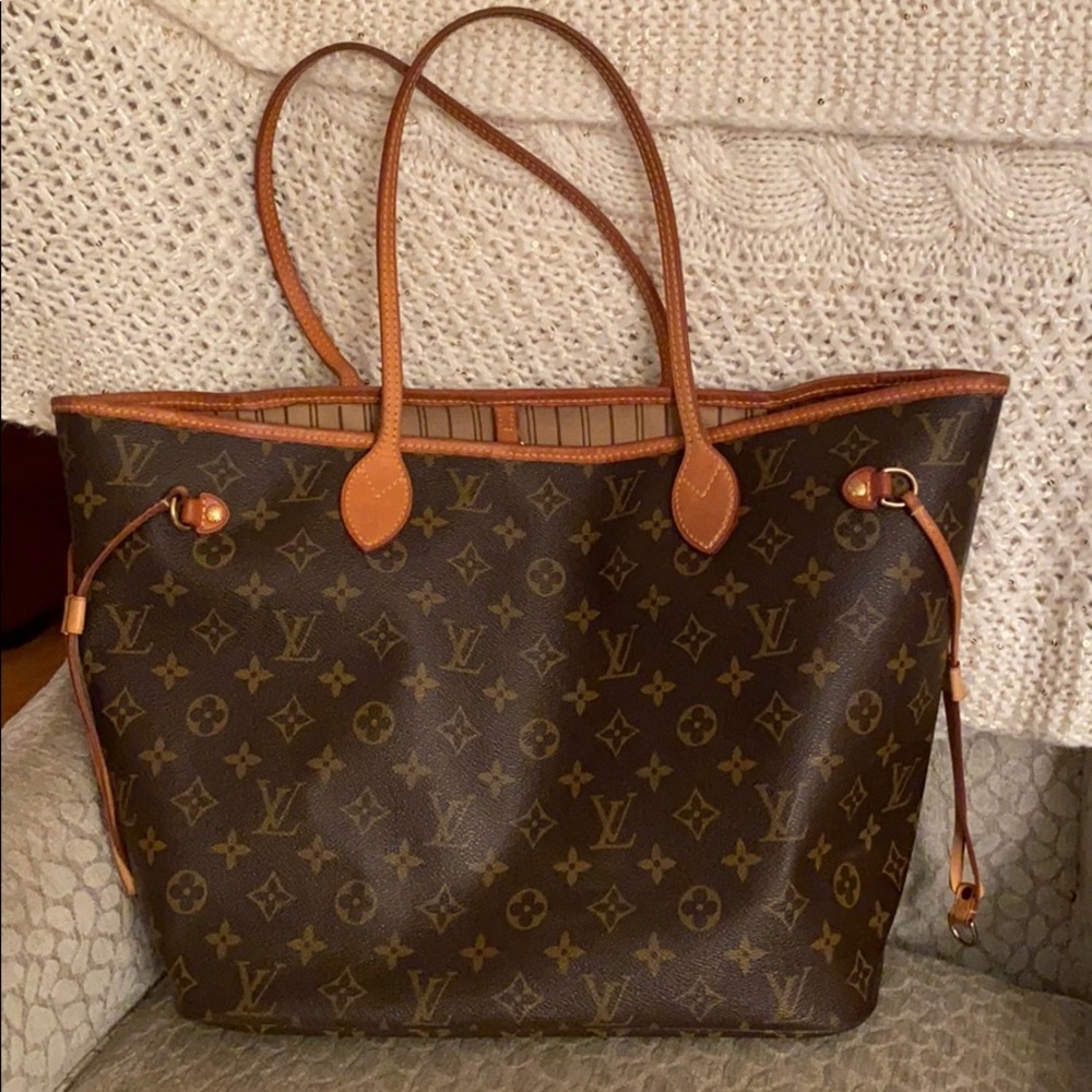 Louis Vuitton Neverfull MM with tan organizer